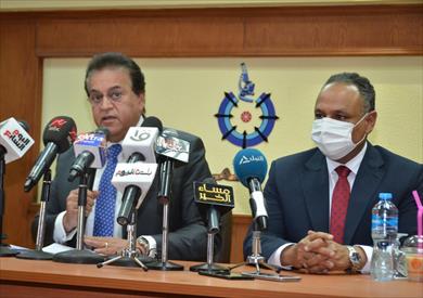 فوز الأستاذين حسين مصطفى ومحمد طلعت بجائزتي النيل 2020